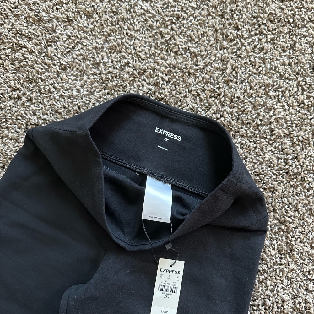 Express Super High Waisted Soft Biker Shorts - Picture 5 of 5